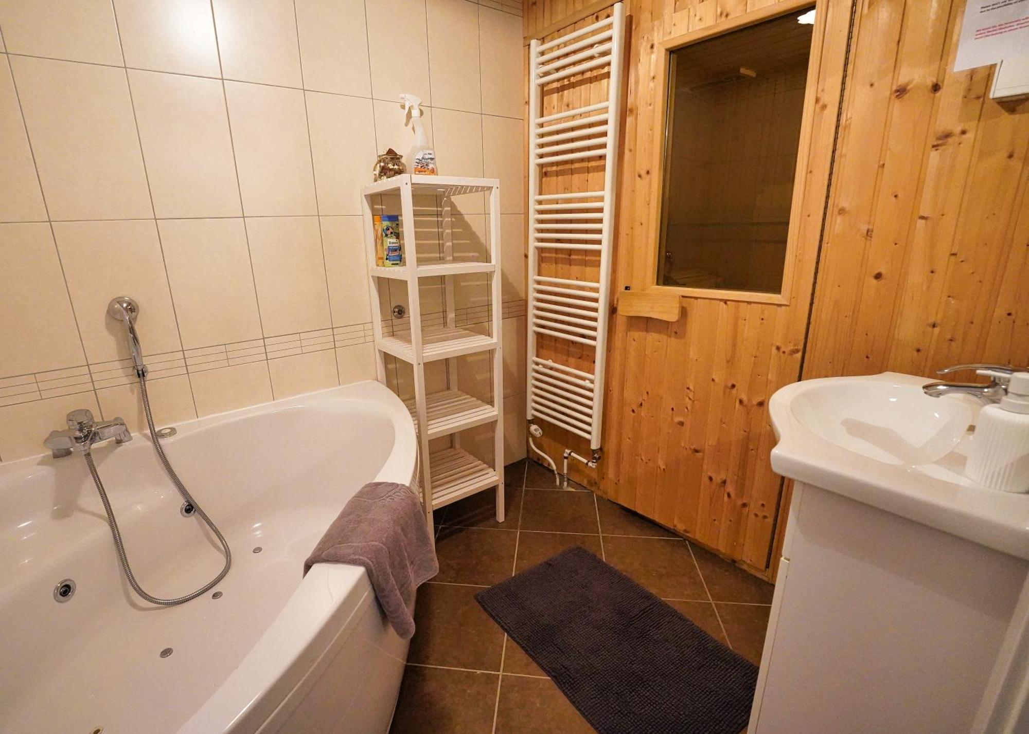 Apartment Mojstrovka With Terrace In City Center Кранська Гора Екстер'єр фото